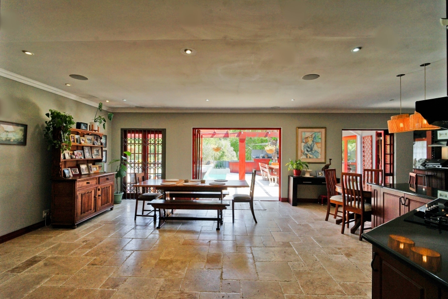 To Let 5 Bedroom Property for Rent in Beacon Bay Eastern Cape